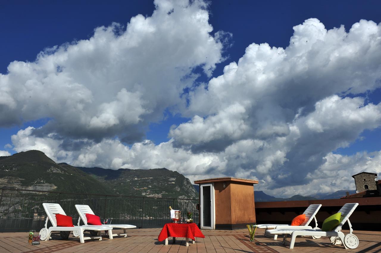 Hotel Bellavista Meuble Monte Isola Exterior photo
